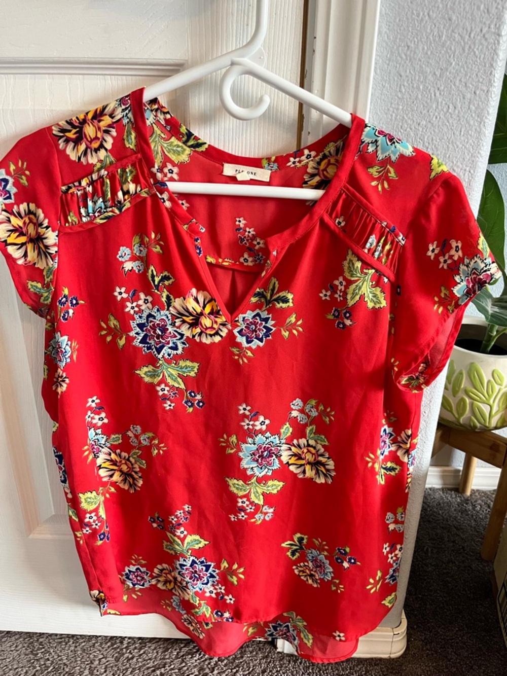 Pleione Nordstrom Floral Short Sleeve V-Neck Blouse